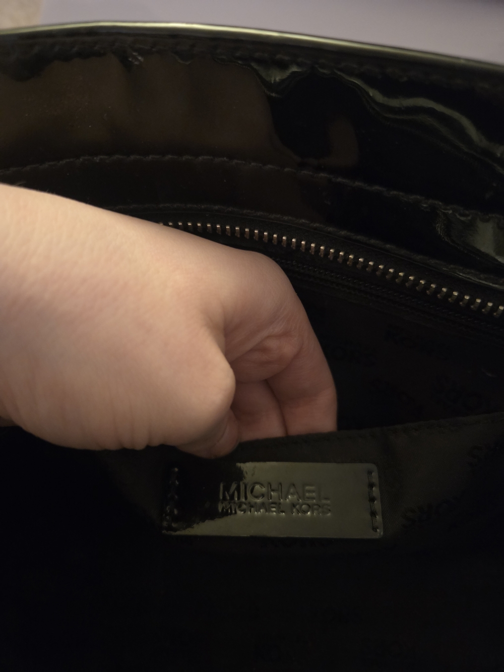 MICHAEL KORS VIVIANNE Black Quilted PATENT LEATHER SMALL SATCHEL MESSENGER BAG - Picture 9 of 9